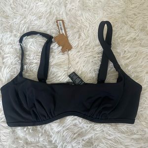 NWT Skims sculpting ruched line swim top